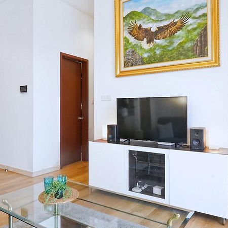 2Br Lucky Tower Residence Jakarta Old Town Top Floor Condo Extérieur photo