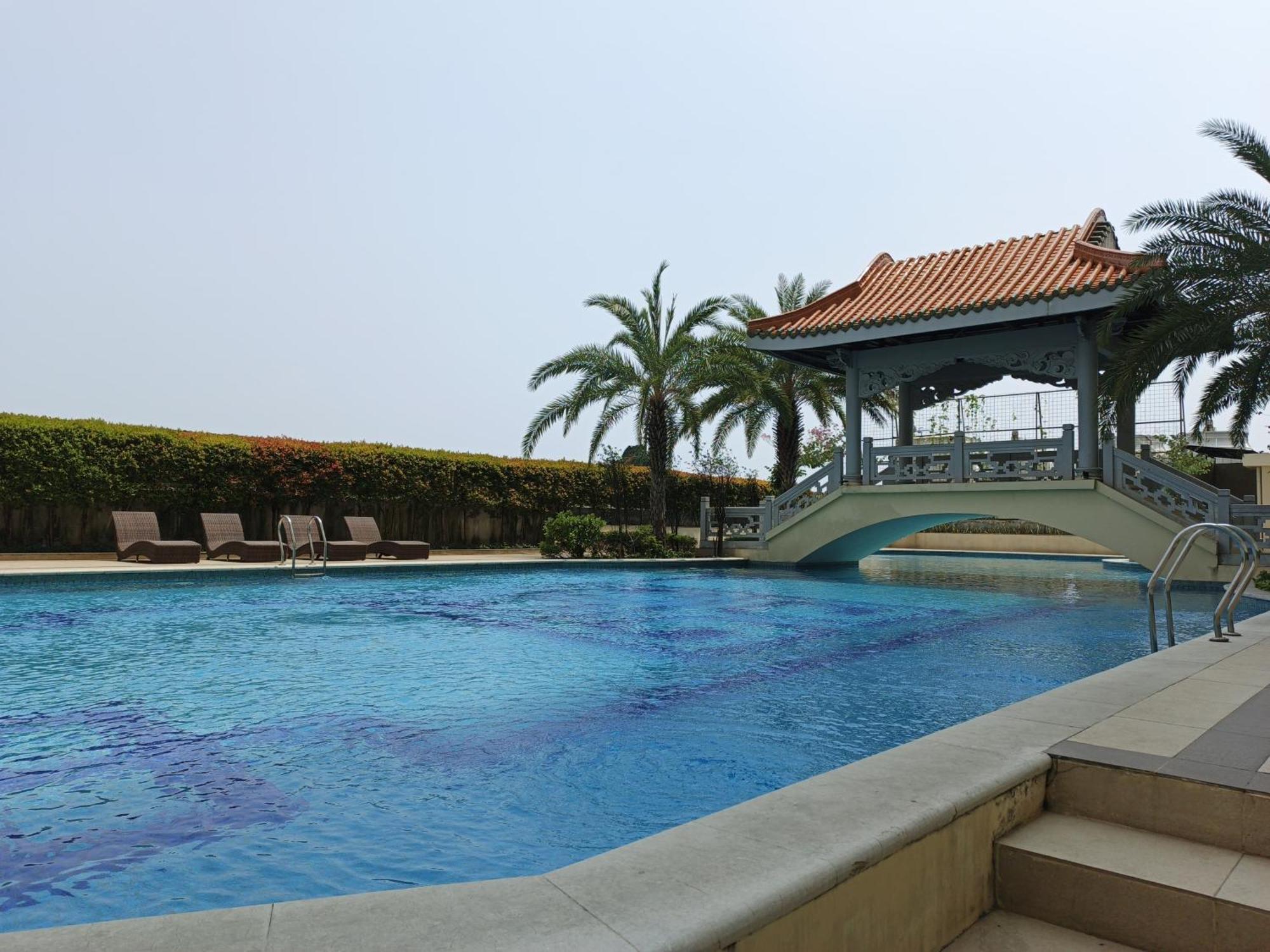 2Br Lucky Tower Residence Jakarta Old Town Top Floor Condo Extérieur photo