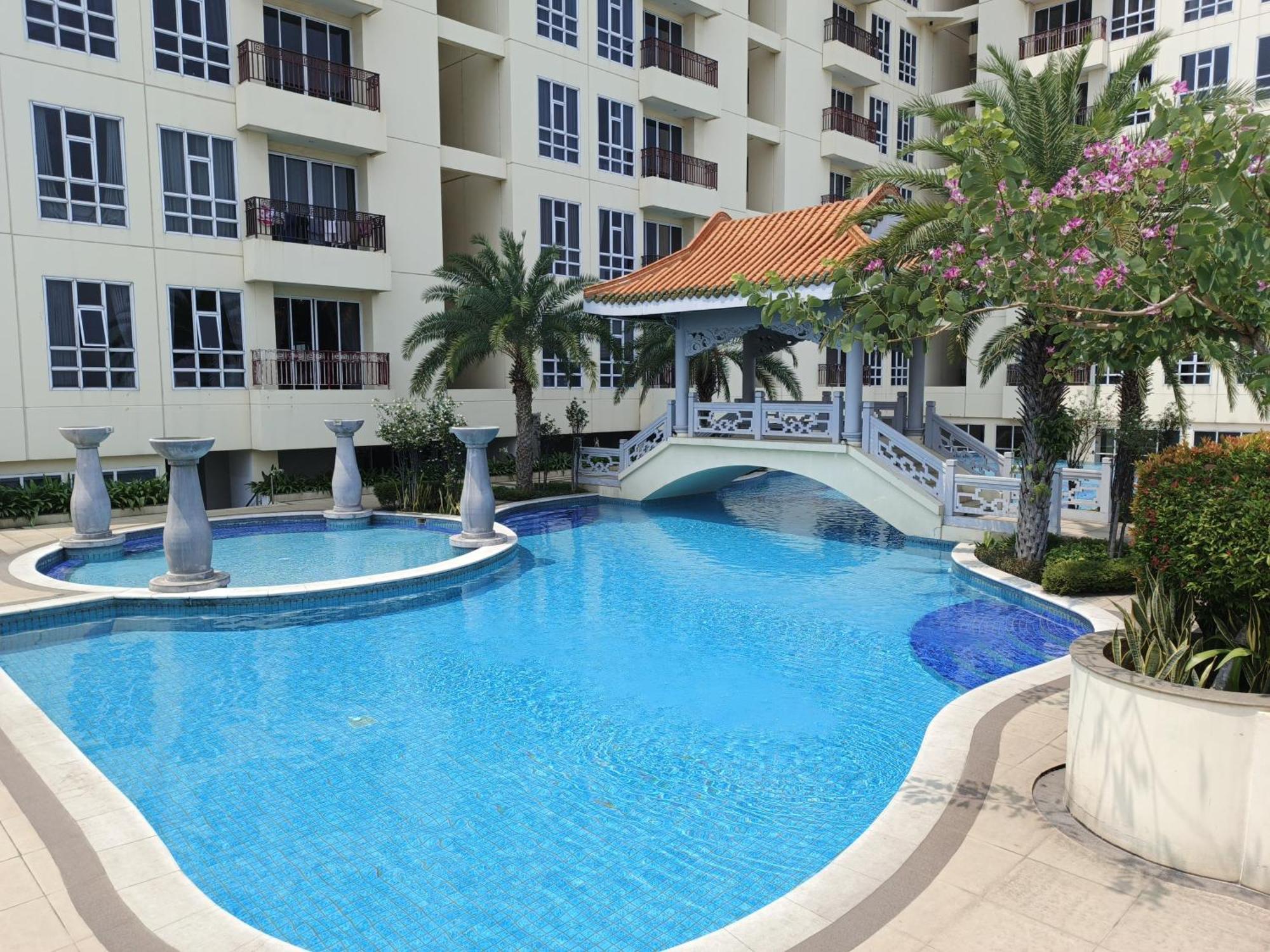 2Br Lucky Tower Residence Jakarta Old Town Top Floor Condo Extérieur photo