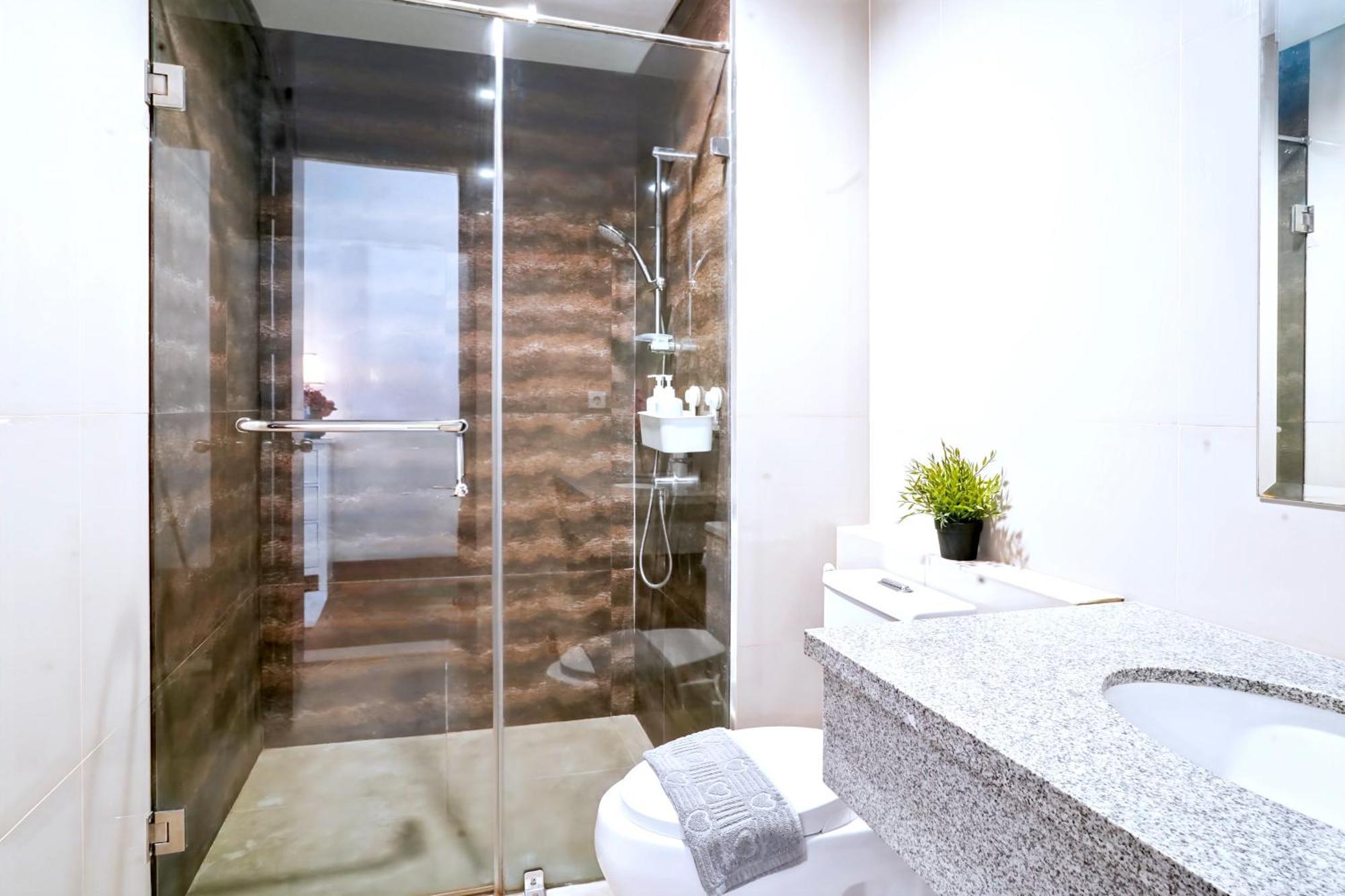 2Br Lucky Tower Residence Jakarta Old Town Top Floor Condo Extérieur photo